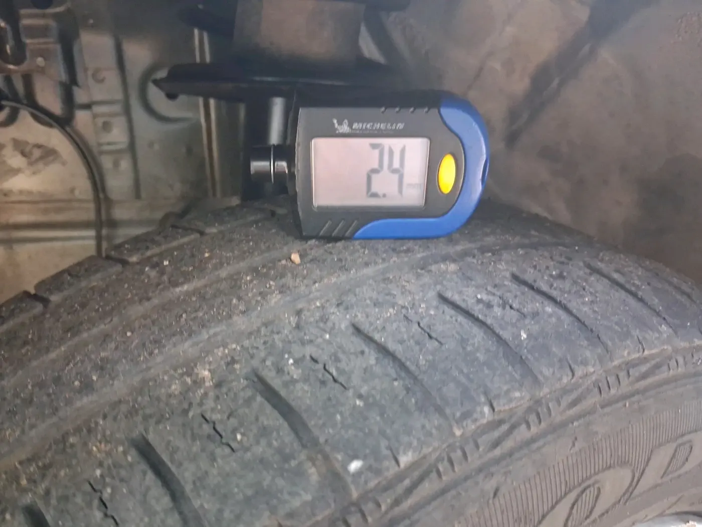 2011 Toyota Etios VX, Petrol, Manual, 5,90,100 km, tyre
