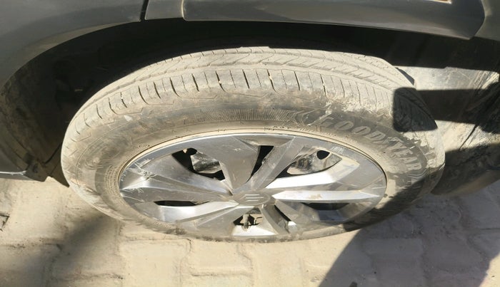 2024 Maruti FRONX DELTA CNG 1.2 MT, Petrol, Manual, 22,974 km, tyre