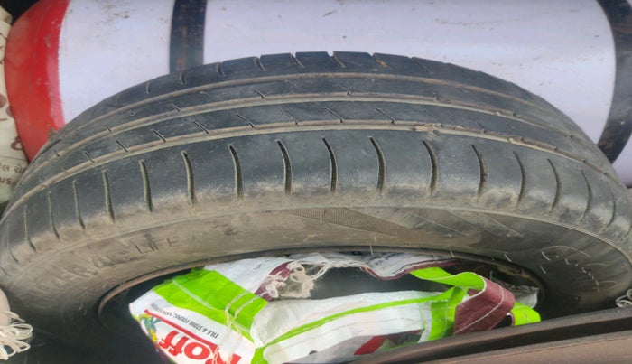 2016 Hyundai Grand i10 SPORTZ 1.2 KAPPA VTVT, CNG, Manual, 1,19,323 km, tyre