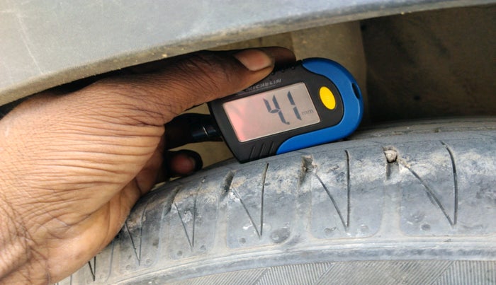 2022 KIA SONET HTK PLUS 1.2, Petrol, Manual, 72,930 km, tyre