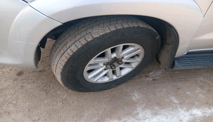 2012 Toyota Fortuner 3.0 4X2 AT, Diesel, Automatic, 3,94,702 km, tyre