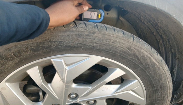 2022 Hyundai Creta SX 1.5 PETROL, Petrol, Manual, 86,656 km, tyre