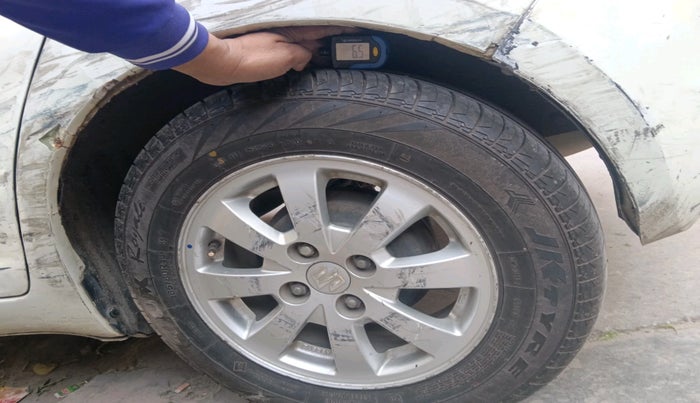 2011 Maruti Swift ZXI, Petrol, Manual, 1,14,819 km, tyre