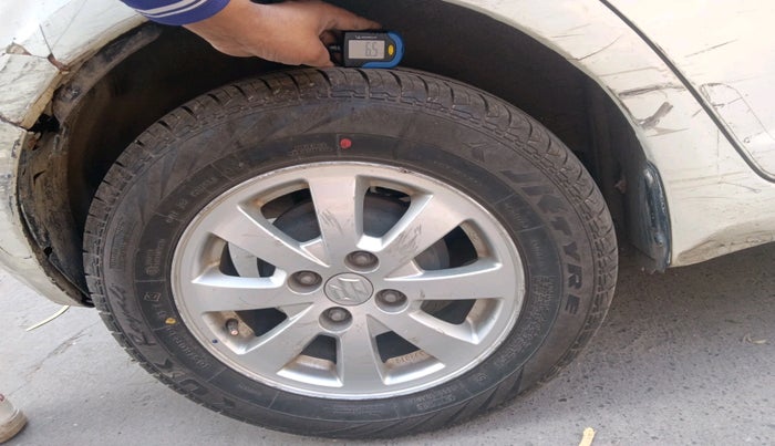 2011 Maruti Swift ZXI, Petrol, Manual, 1,14,819 km, tyre