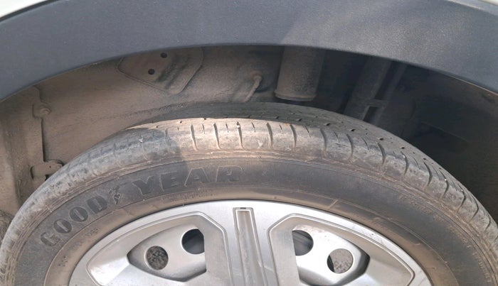 2022 Tata NEXON XE PETROL, Petrol, Manual, 29,512 km, tyre