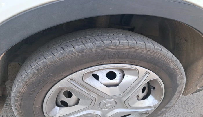 2022 Tata NEXON XE PETROL, Petrol, Manual, 29,512 km, tyre