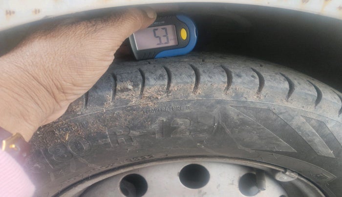 2013 Hyundai Eon D-LITE+, Petrol, Manual, 63,298 km, tyre