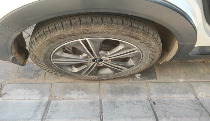 2016 Hyundai Creta SX PLUS AT 1.6 DIESEL, Diesel, Automatic, 1,12,872 km, tyre