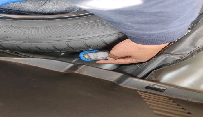 2023 Hyundai VENUE SX 1.2 PETROL, Petrol, Manual, 33,807 km, tyre