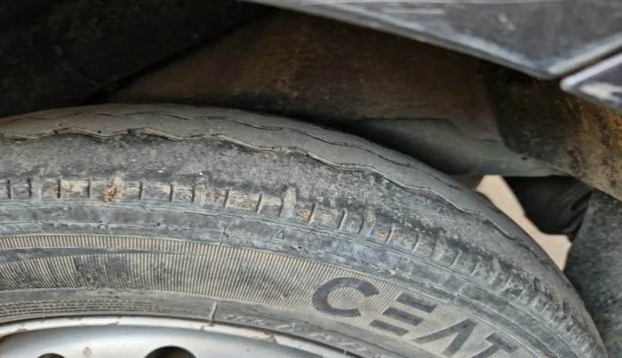 2011 Hyundai i10 ERA 1.1 LPG, Petrol, Manual, 70,942 km, tyre