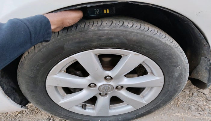 2012 Nissan Sunny XV DIESEL, Diesel, Manual, 1,65,879 km, tyre