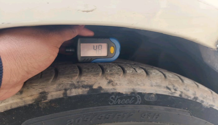 2018 Ford Ecosport TITANIUM 1.5L SIGNATURE EDITION (SUNROOF) DIESEL, Diesel, Manual, 1,01,181 km, tyre