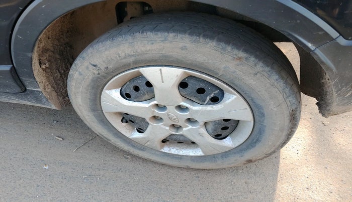 2021 Mahindra XUV300 W6 1.5 Sunroof Diesel, Diesel, Manual, 1,17,667 km, tyre