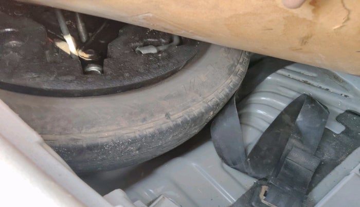 2021 Mahindra XUV300 W6 1.5 Sunroof Diesel, Diesel, Manual, 1,17,667 km, tyre