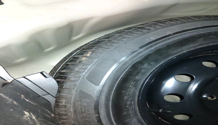 2024 Maruti Swift VXI, Petrol, Manual, 57,255 km, tyre