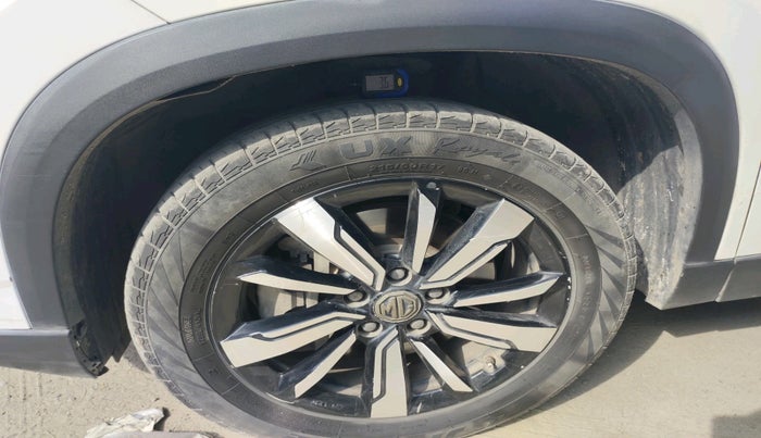 2020 MG HECTOR SHARP 2.0 DIESEL, Diesel, Manual, 1,09,537 km, tyre