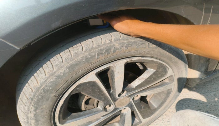 2020 Tata ALTROZ XZ PETROL, Petrol, Manual, 81,992 km, tyre