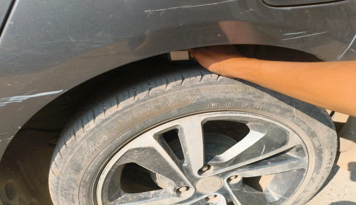 2020 Tata ALTROZ XZ PETROL, Petrol, Manual, 81,992 km, tyre