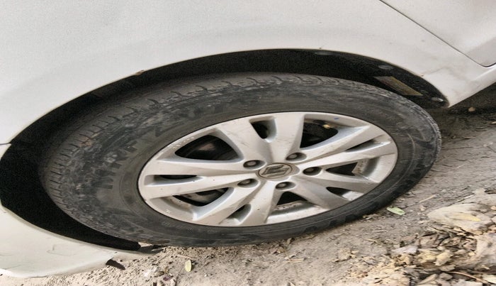 2016 Maruti Ertiga ZDI + SHVS, Diesel, Manual, 2,05,151 km, tyre