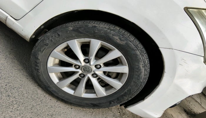 2016 Maruti Ertiga ZDI + SHVS, Diesel, Manual, 2,05,151 km, tyre