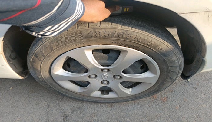 2012 Hyundai Verna FLUIDIC 1.6 CRDI EX, Diesel, Manual, 99,690 km, tyre