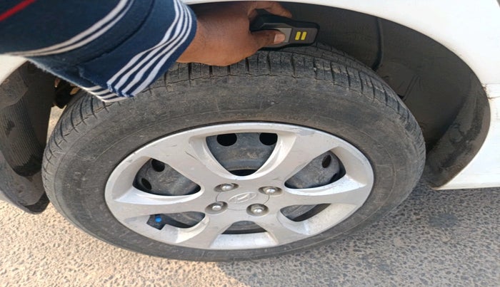 2012 Hyundai Verna FLUIDIC 1.6 CRDI EX, Diesel, Manual, 99,690 km, tyre