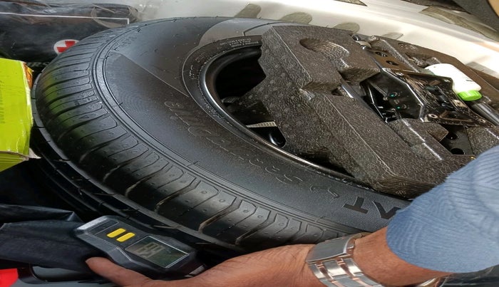 2022 Skoda SLAVIA ACTIVE 1.0L TSI MT, Petrol, Manual, 1,02,403 km, tyre