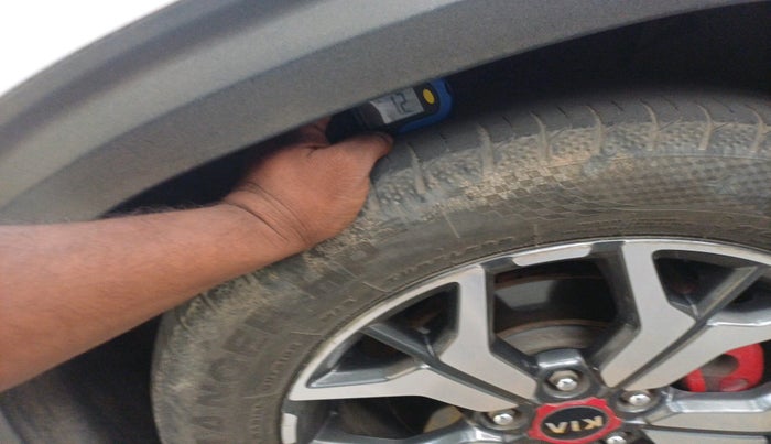 2021 KIA SELTOS GTX PLUS AT 1.5 DIESEL, Diesel, Automatic, 1,56,564 km, tyre