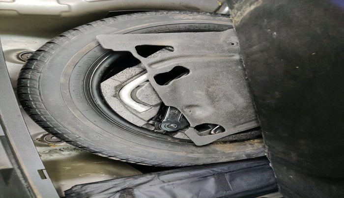 2018 Skoda Superb L&K 2.0 TDI AT, Diesel, Automatic, 1,03,100 km, tyre