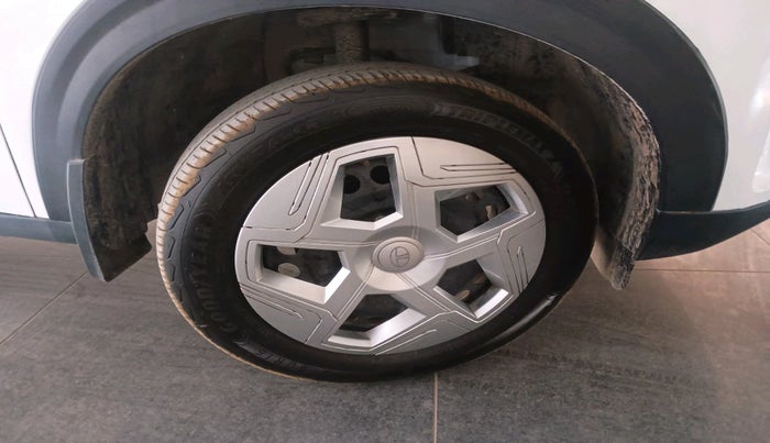 2024 Tata NEXON Smart Plus 1.2 Revotron 6 AMT, Petrol, Automatic, 12,258 km, tyre