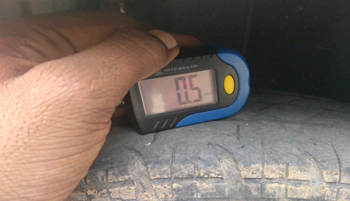 2015 Maruti Swift VDI, Diesel, Manual, 1,96,357 km, tyre