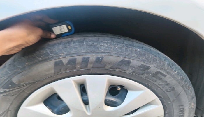 2011 Maruti Swift VDI, Diesel, Manual, 1,18,832 km, tyre