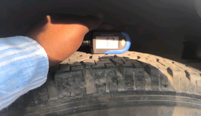 2009 Tata Safari 4X2 EX DICOR 2.2 VTT, Diesel, Manual, 2,58,497 km, tyre