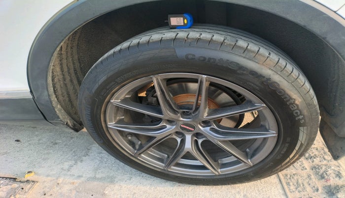 2018 Volkswagen TIGUAN HIGHLINE TDI AT, Diesel, Automatic, 1,11,627 km, tyre