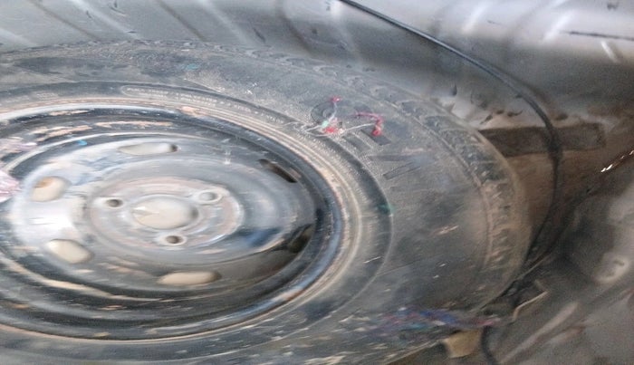 2016 Renault Kwid RXT 0.8, Petrol, Manual, 66,743 km, tyre