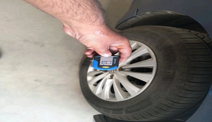 2021 Maruti Ciaz ZETA 1.5 SHVS MT PETROL, Petrol, Manual, 61,614 km, tyre