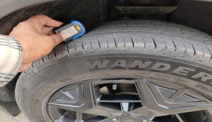 2024 Tata Harrier FEARLESS DARK EDITION AT, Diesel, Automatic, 44,993 km, tyre