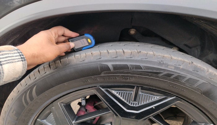 2024 Tata Harrier FEARLESS DARK EDITION AT, Diesel, Automatic, 44,993 km, tyre