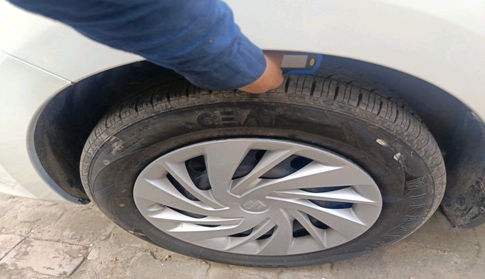 2021 Maruti Ertiga VXI CNG, Petrol, Manual, 56,227 km, tyre