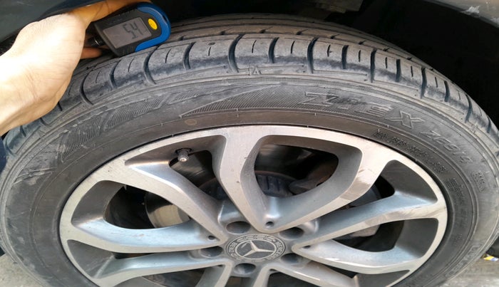 2017 Mercedes Benz C Class C 220 CDI AVANTGARDE, Diesel, Automatic, 1,64,810 km, tyre