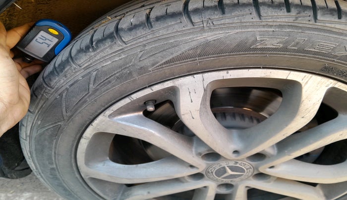 2017 Mercedes Benz C Class C 220 CDI AVANTGARDE, Diesel, Automatic, 1,64,810 km, tyre