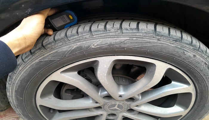 2017 Mercedes Benz C Class C 220 CDI AVANTGARDE, Diesel, Automatic, 1,64,810 km, tyre