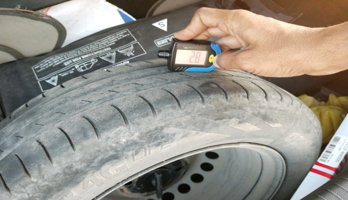 2018 Hyundai Grand i10 SPORTZ 1.2 KAPPA VTVT, Petrol, Manual, 1,08,605 km, tyre