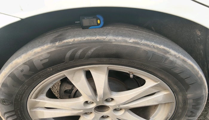 2011 Hyundai Santa Fe 2 WD, Diesel, Manual, 1,42,004 km, tyre