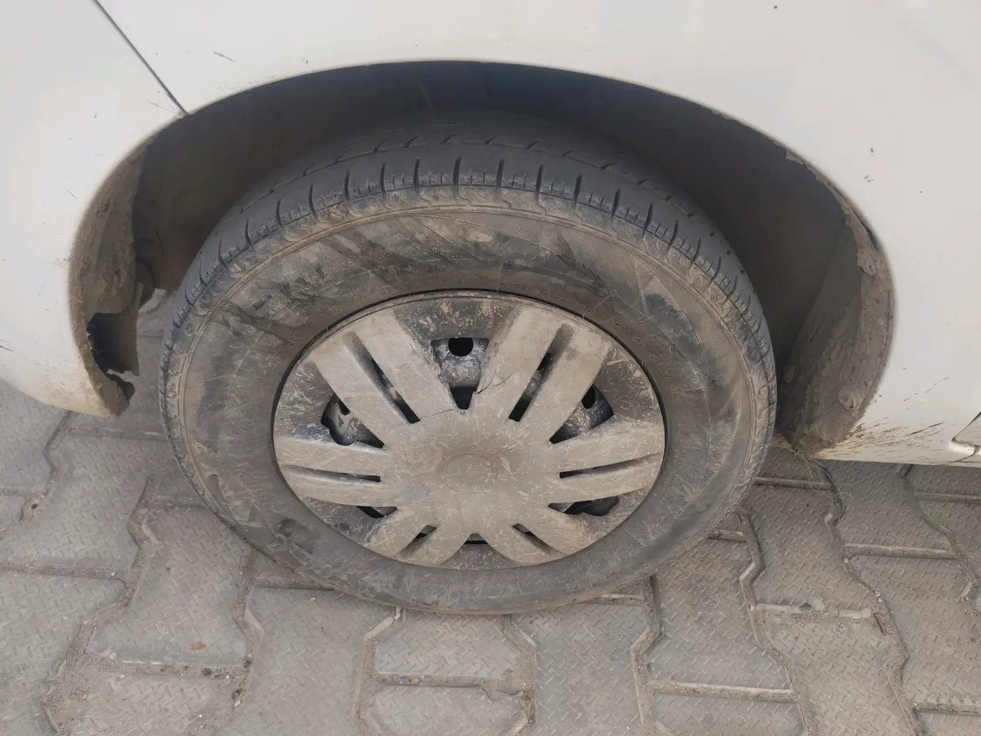 2021 Maruti Alto LXI CNG, CNG, Manual, 83,764 km, tyre