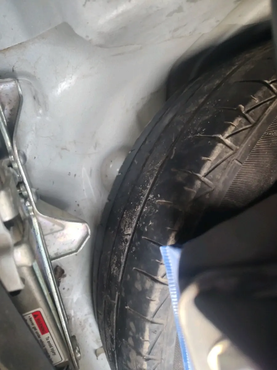 2021 Maruti Alto LXI CNG, CNG, Manual, 83,764 km, tyre