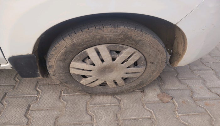 2021 Maruti Alto LXI CNG, Petrol, Manual, 83,764 km, tyre