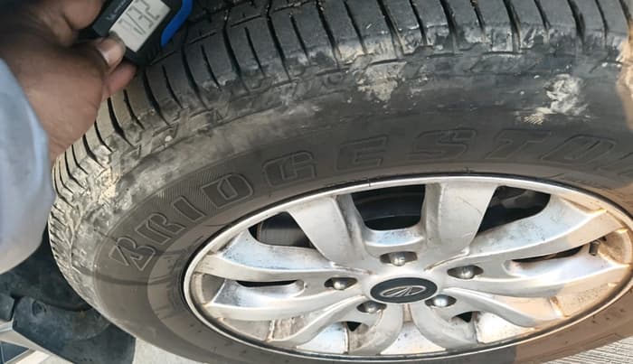 2016 Mahindra XUV500 W10, Diesel, Manual, 96,816 km, tyre