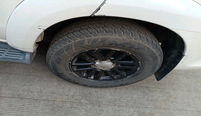 2012 Toyota Fortuner 3.0 4X4 MT, Diesel, Manual, 2,27,290 km, tyre