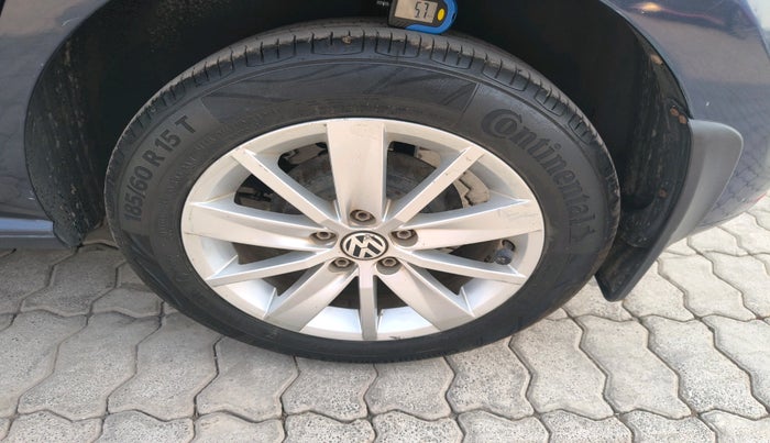 2015 Volkswagen Polo HIGHLINE1.2L, Petrol, Manual, 99,065 km, tyre